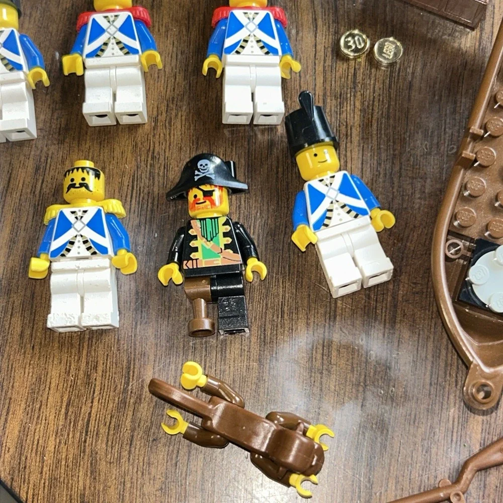 Vintage Lego Pirate & Imperial Soldier Minifigure Lot Boat, Monkey Shark Captain